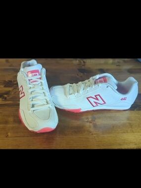 New Balance 442 NB Women's Athletic Training Shoes 7.5 White Red Low Top Lace Up